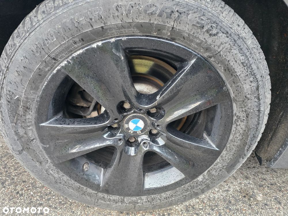 BMW Seria 5 525d xDrive Sport-Aut - 30