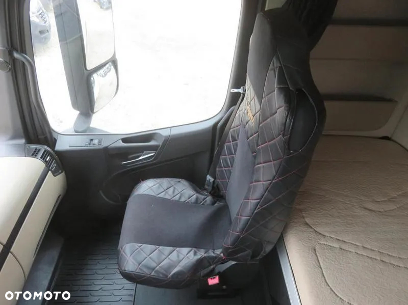Mercedes-Benz ACTROS - 10