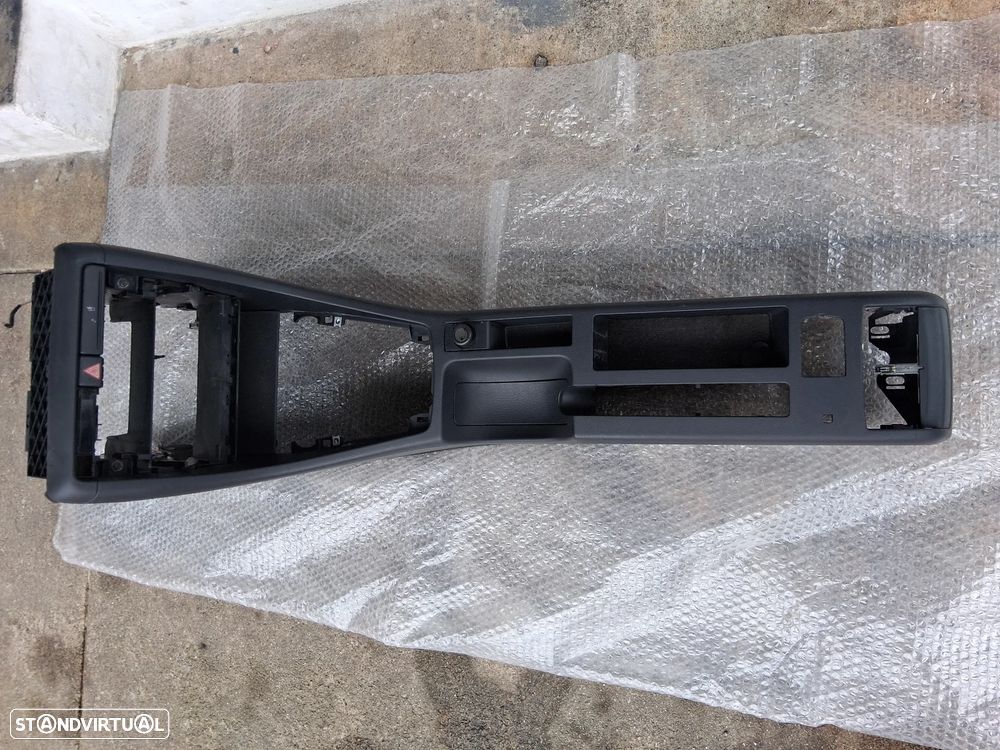 Consola central Audi a4 b6/b7 ano 2001 a 2008 em bom estado - 2