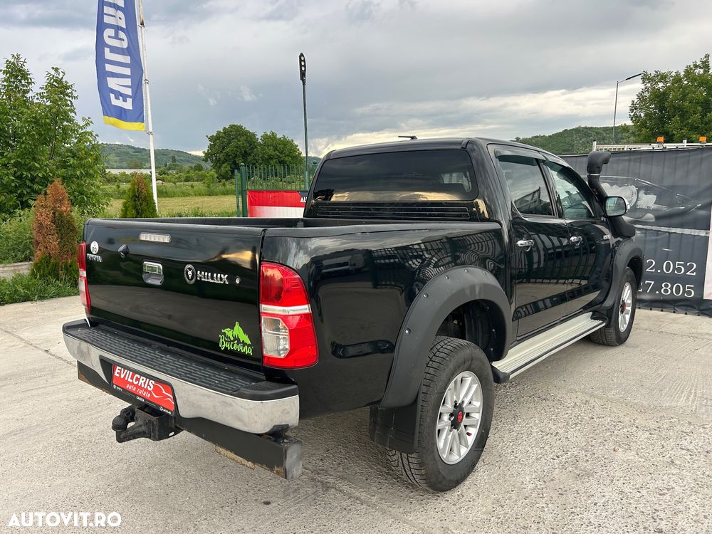 Toyota Hilux - 11