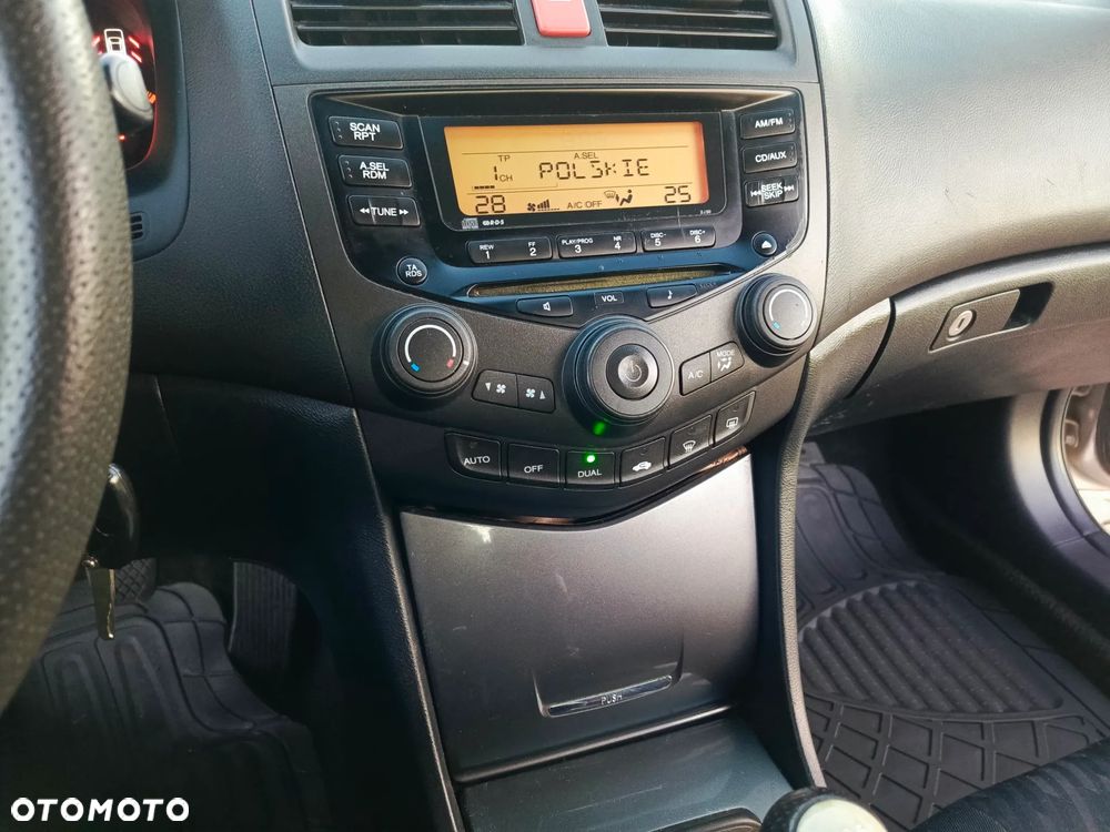 Honda Accord 2.0 ES - 24