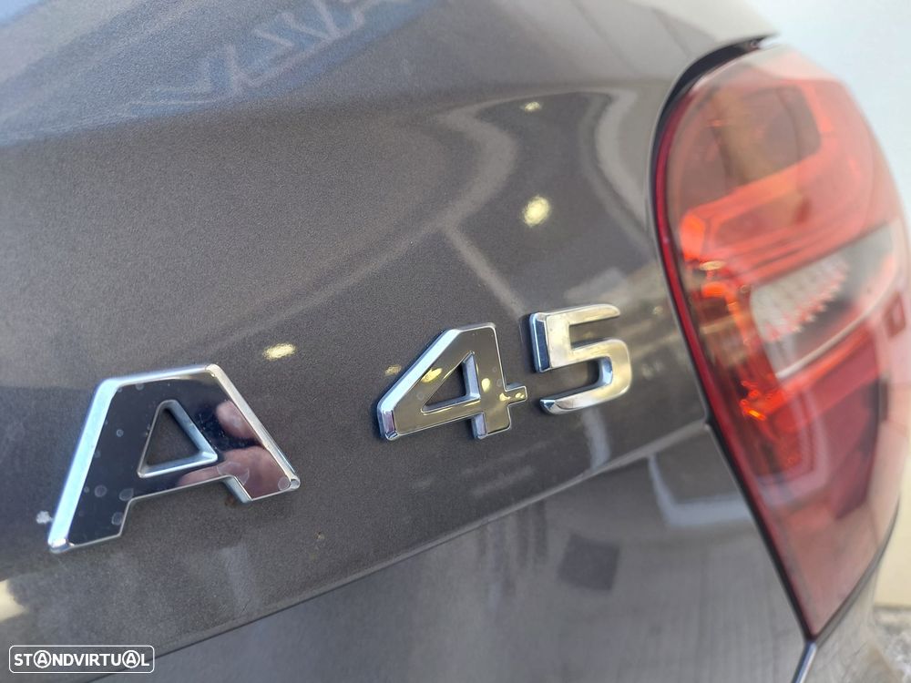 Mercedes-Benz A 45 AMG 4Matic Speedshift 7G-DCT - 12