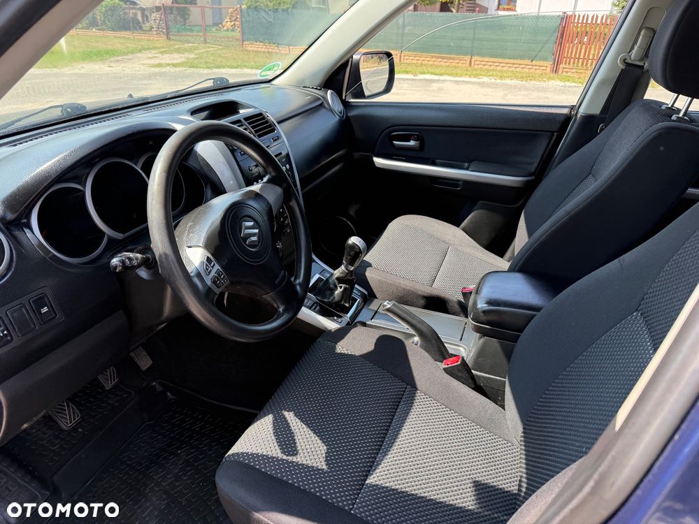 Suzuki Grand Vitara 2.0 Limited - 22