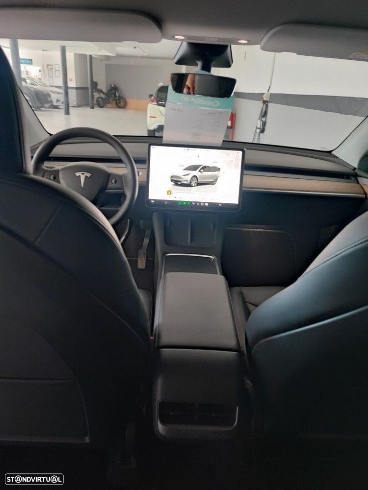 Tesla Model Y Long Range RWD — fotografia 9