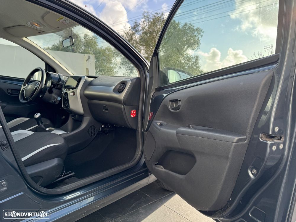 Toyota Aygo 1.0 - 12