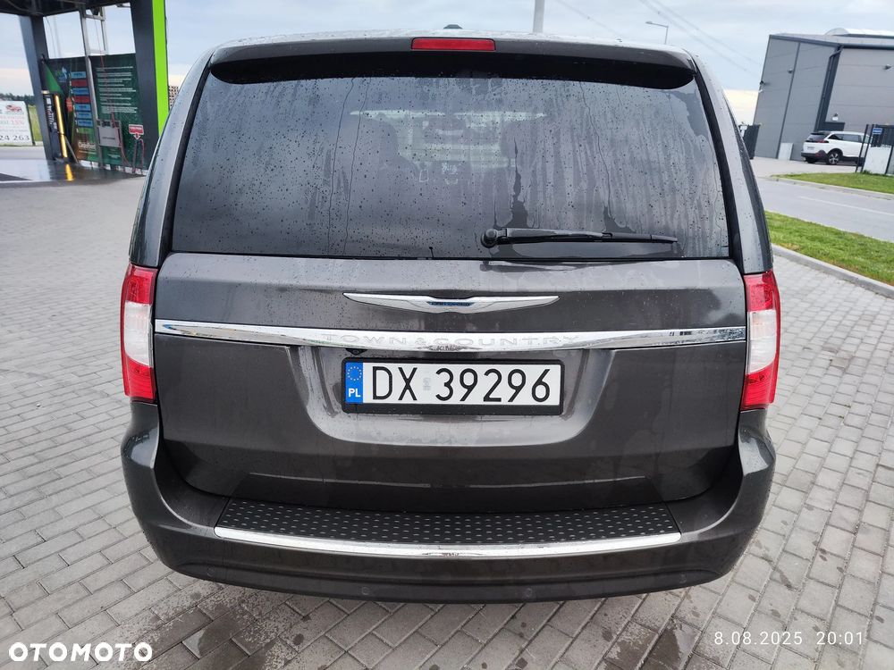 Chrysler Town & Country 3.6 Limited - 11