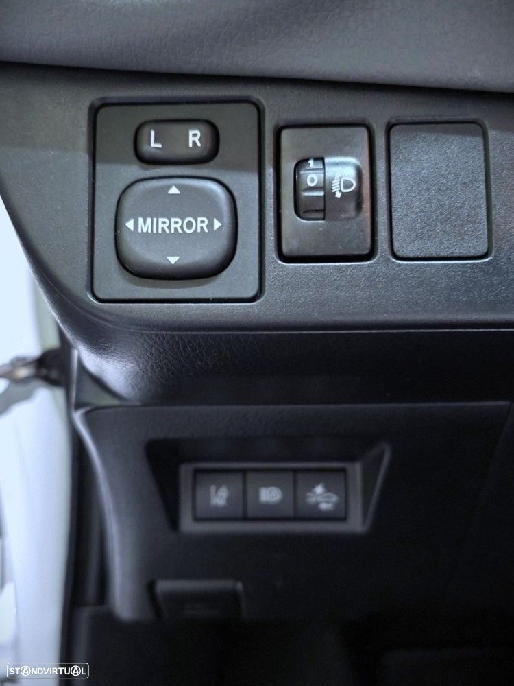 Toyota Yaris 1.5 HSD Comfort - 21