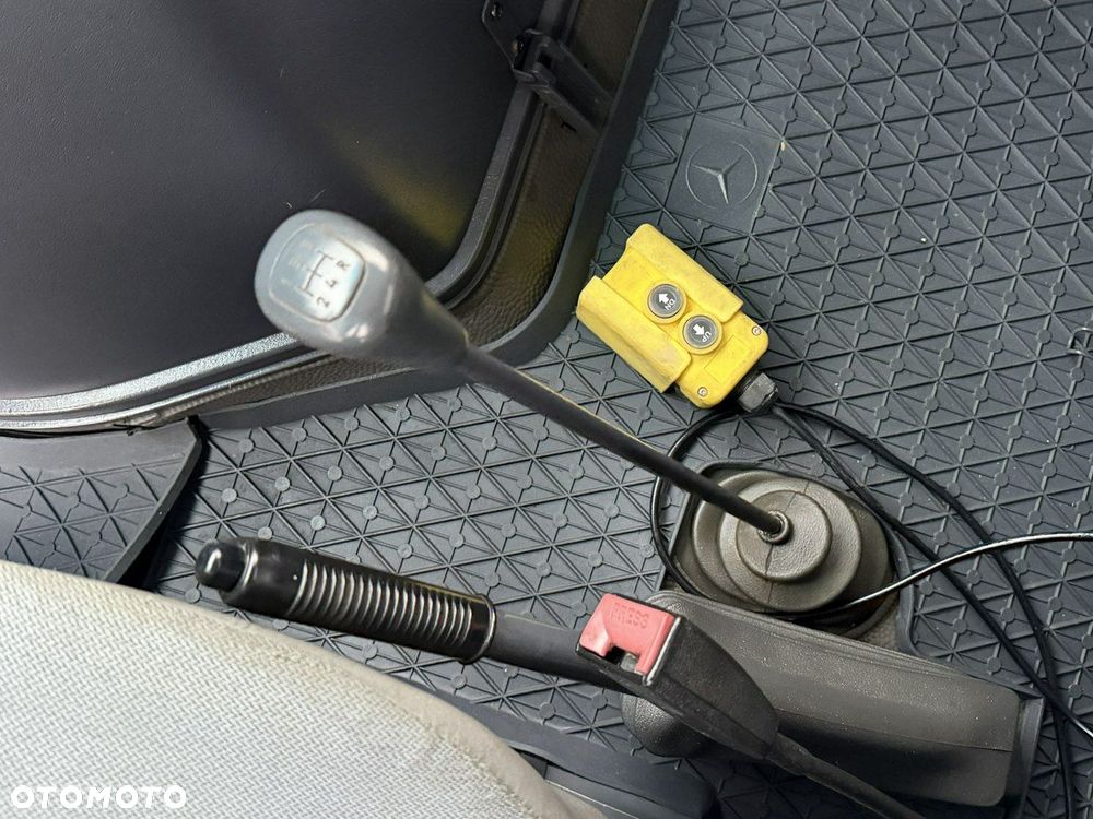 Mercedes-Benz MB 100 - 26