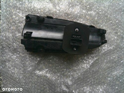 VW T7 7T0 MULTIVAN TRANSPORTER PRAWA TYLNA LAMPA KLAPA LED 7T0945094B ORG. - 5