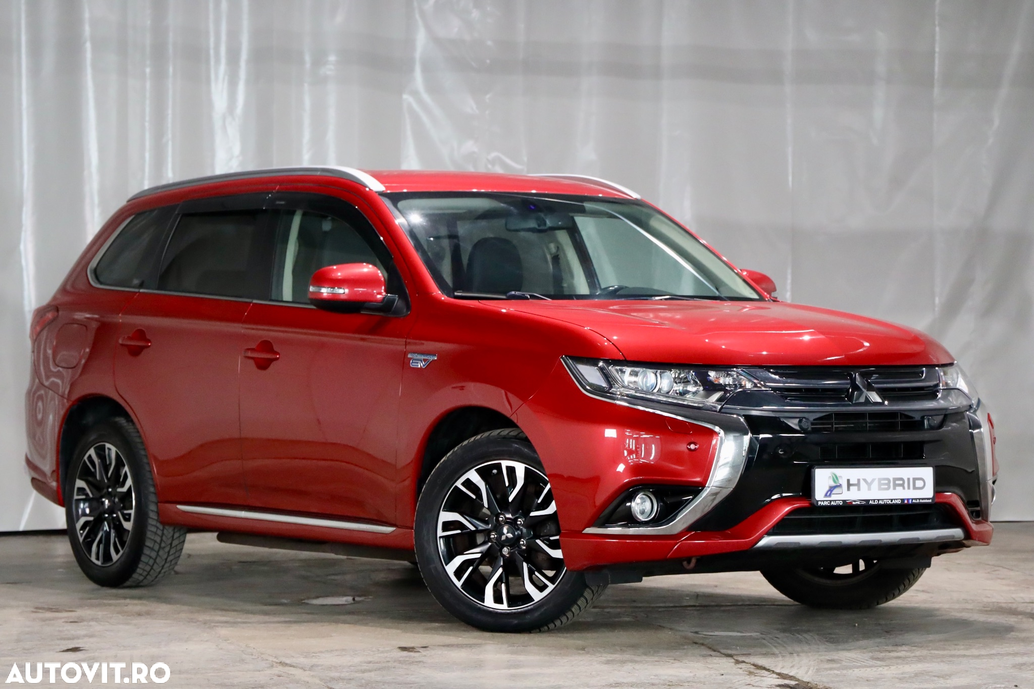 Mitsubishi Outlander 2.0 4WD Plug-In Hybrid - 3