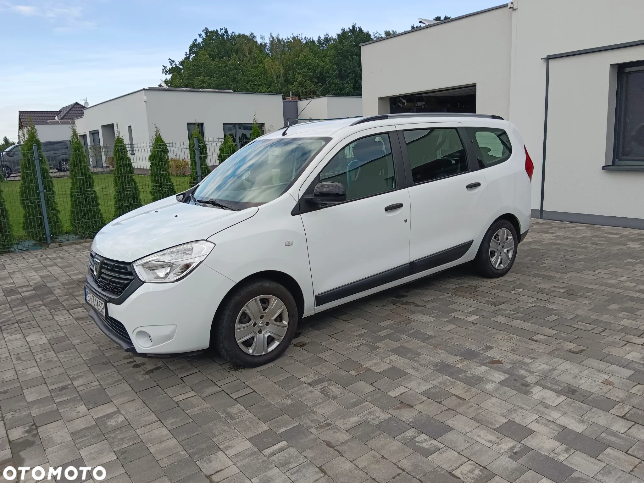 Dacia Lodgy 1.3 TCe Laureate S&S - 3