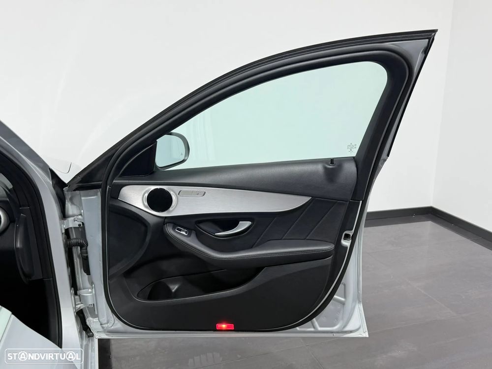 Mercedes-Benz C 300 de AMG Line - 44