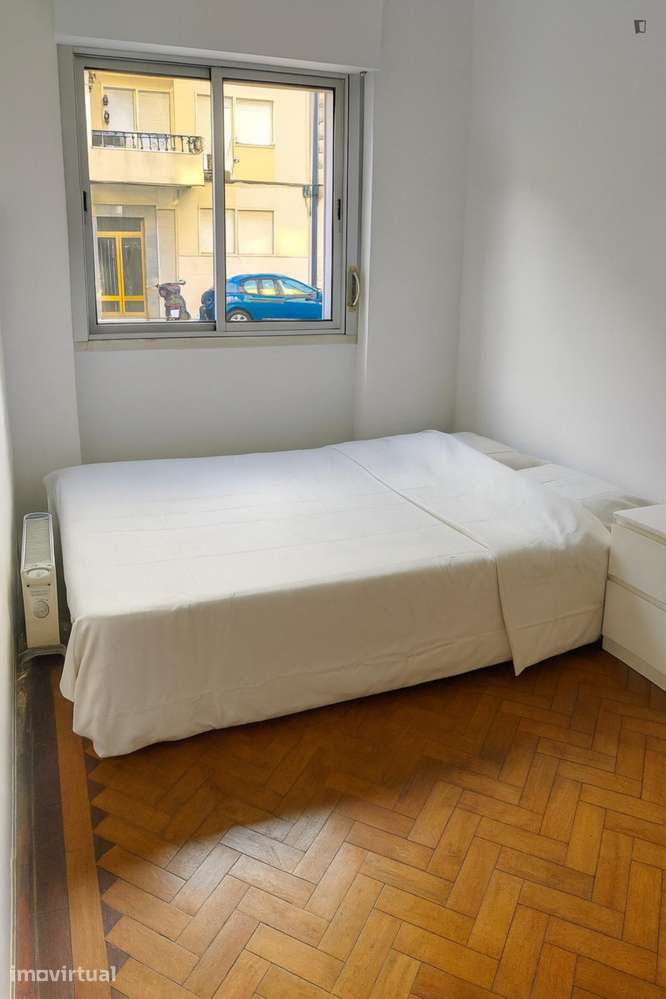Quarto - localizado em Benfica Lisbon - Grande imagem: 4/10