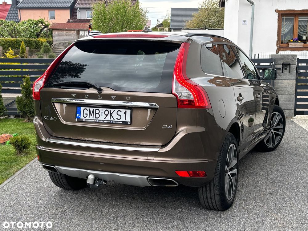 Volvo XC 60 D4 Momentum Pro - 4