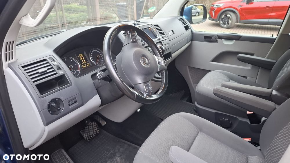 Volkswagen Caravelle - 34