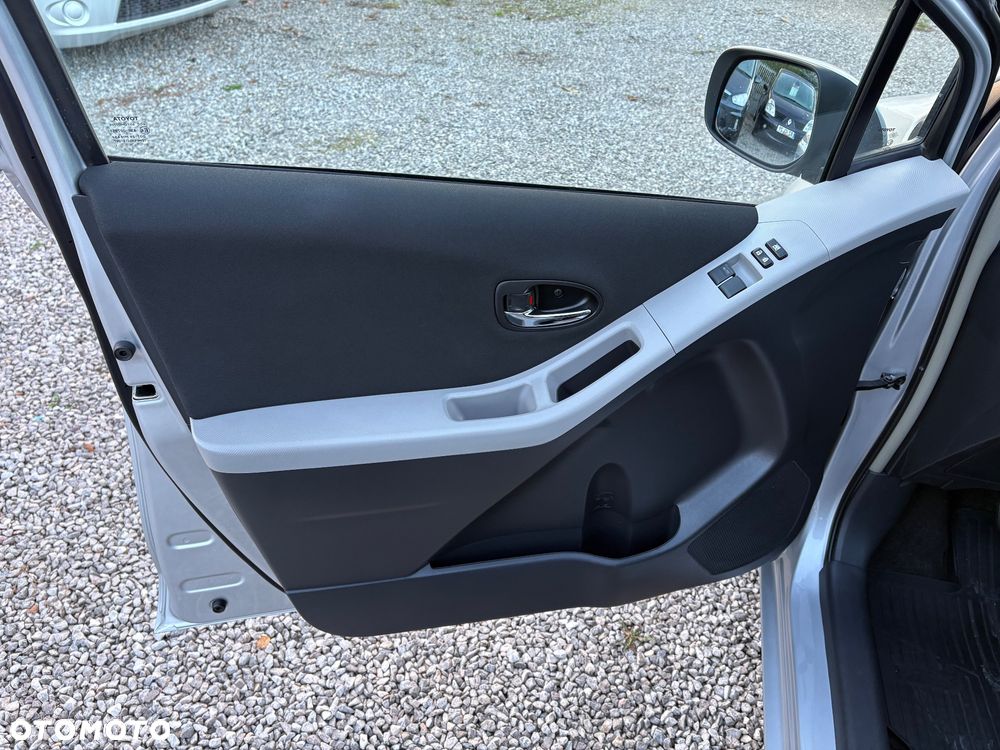 Toyota Yaris 1.33 Premium - 19