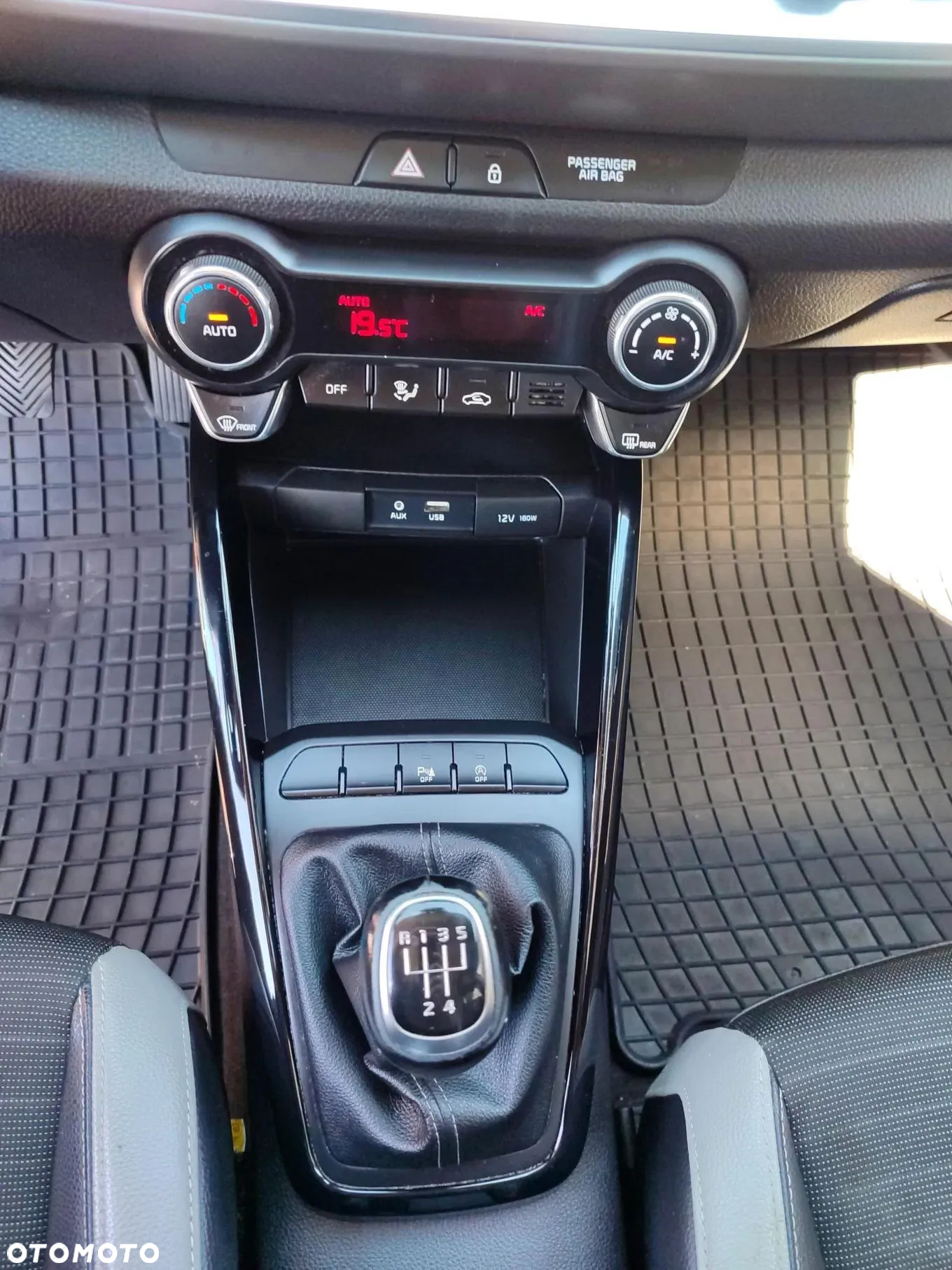Kia Stonic - 11