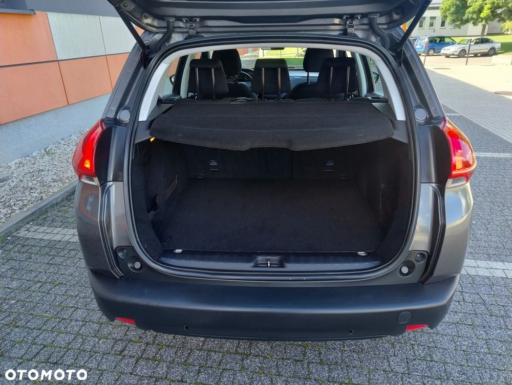 Peugeot 2008 1.2 Pure Tech Allure S&S - 23