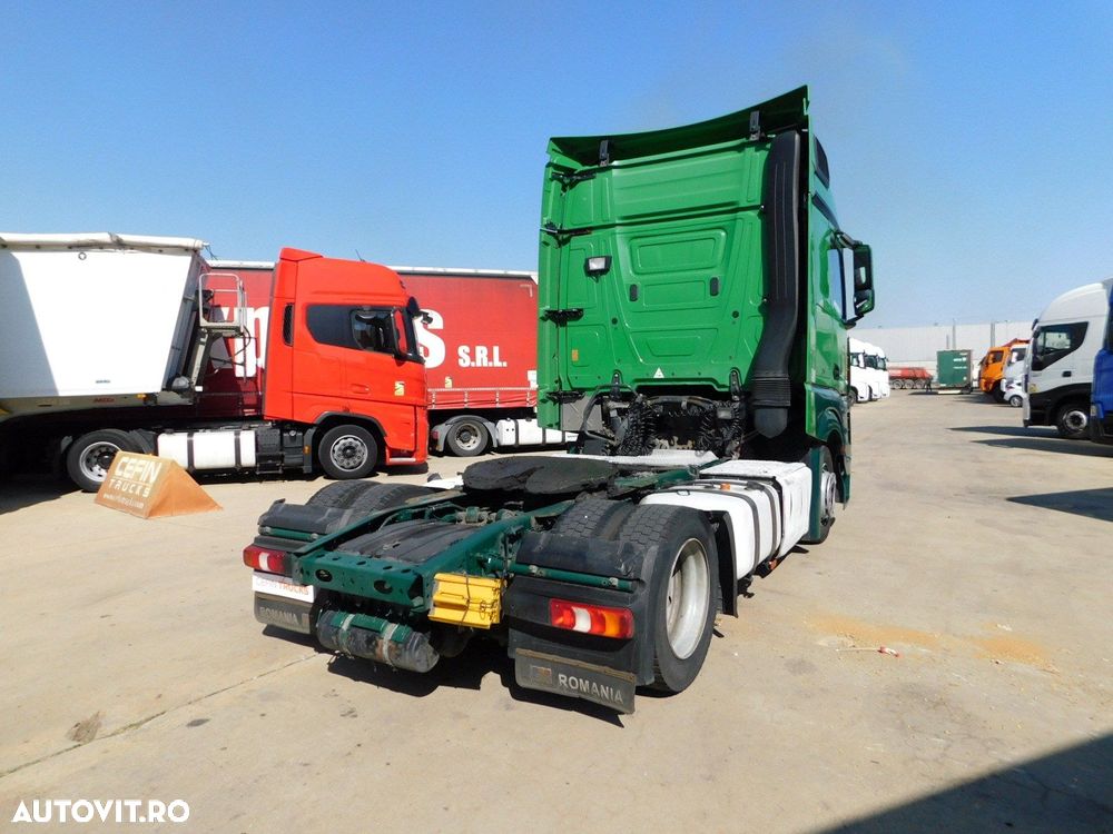 Mercedes-Benz Actros - 3
