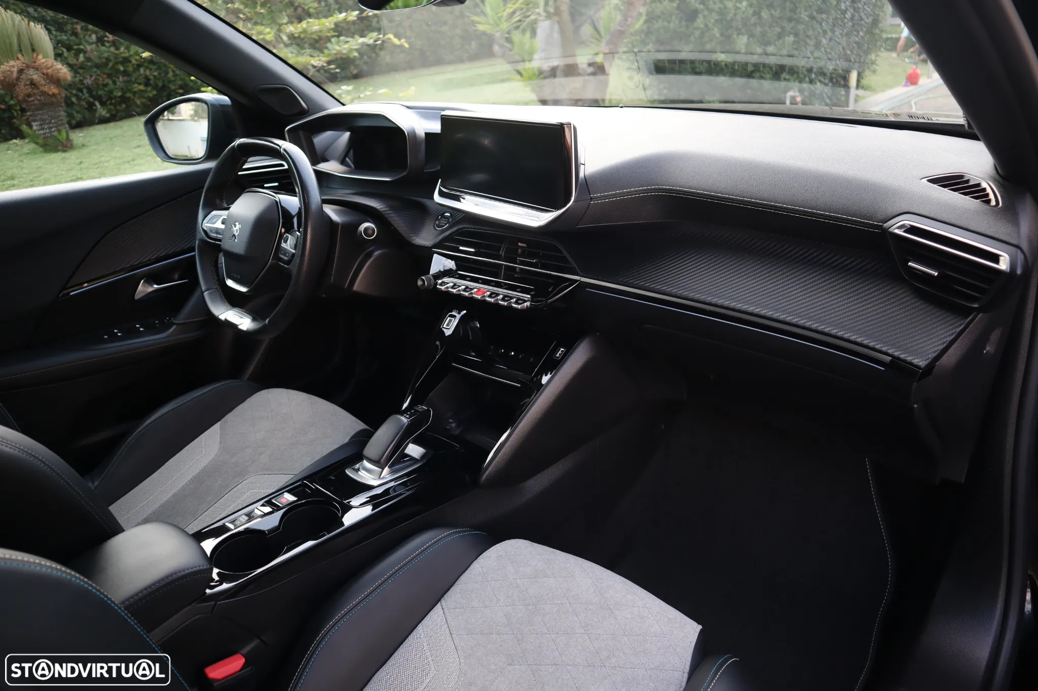 Peugeot e-2008 50 kWh GT Pack - 23