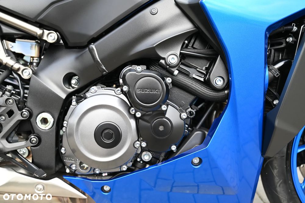 Suzuki GSX 1000 - 10