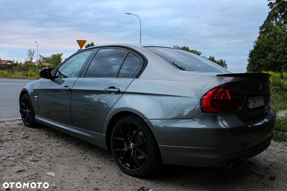 BMW Seria 3 320d xDrive - 13