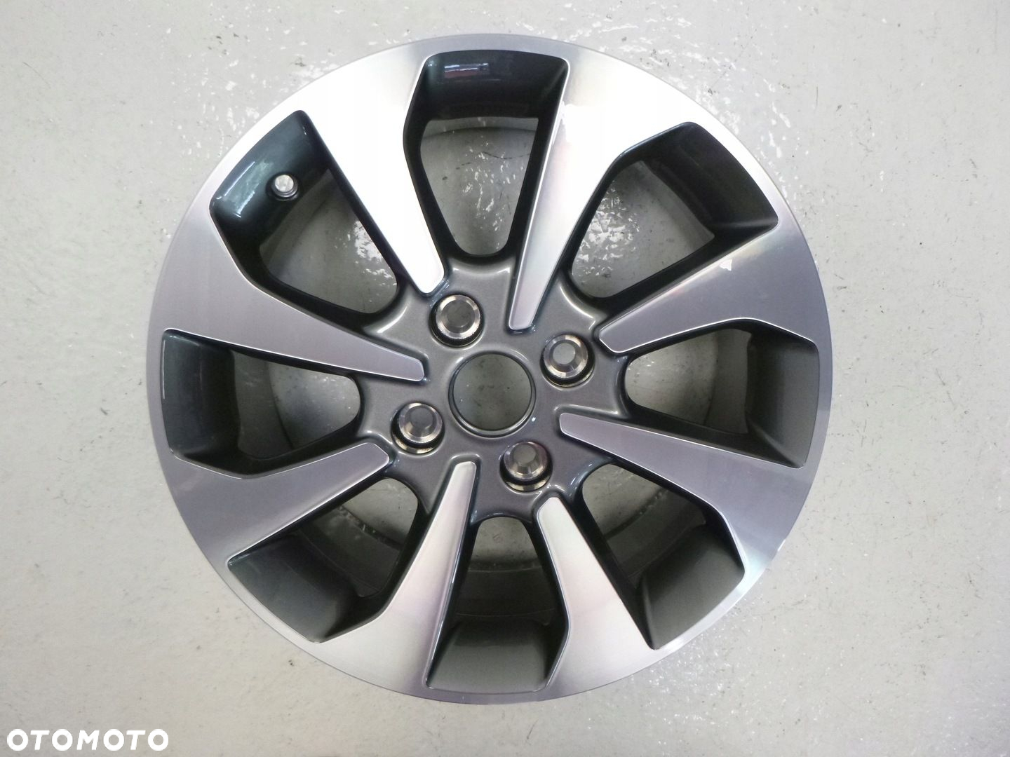 FORD FIESTA MK8 FELGA R16 6,5Jx16H2 ET47,5 - 2