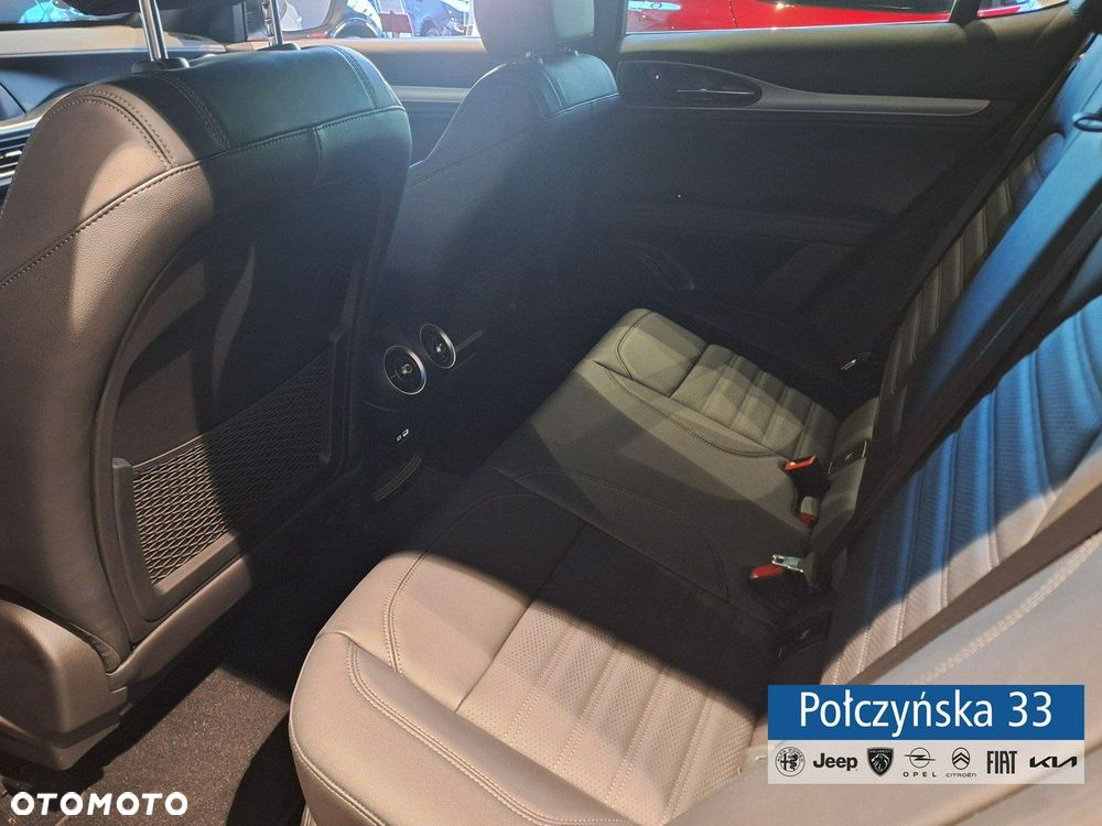 Alfa Romeo Stelvio - 10