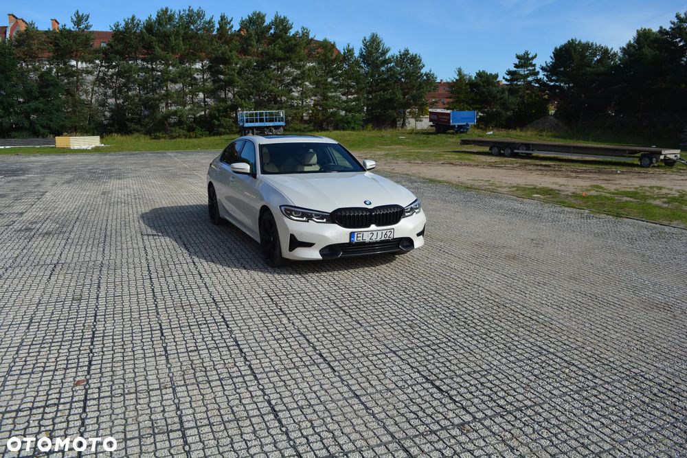 BMW Seria 3 330i xDrive Sport Line sport - 7