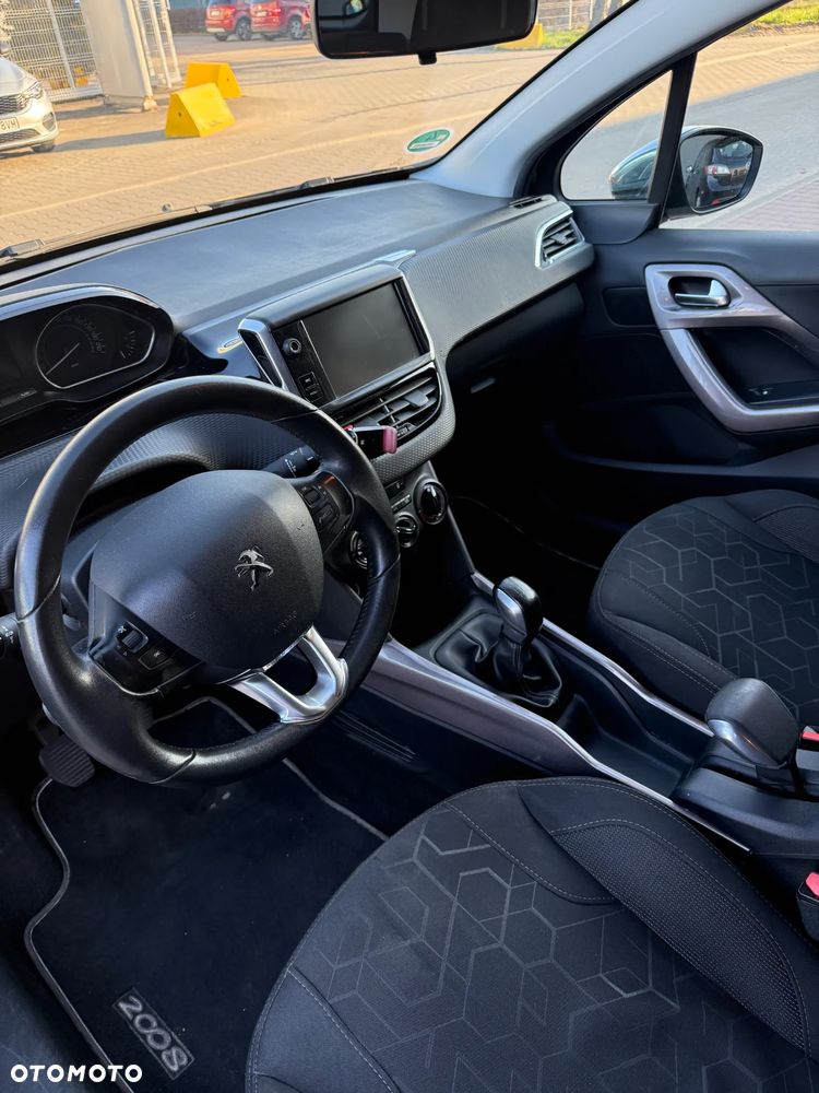 Peugeot 2008 1.2 Pure Tech Style - 20