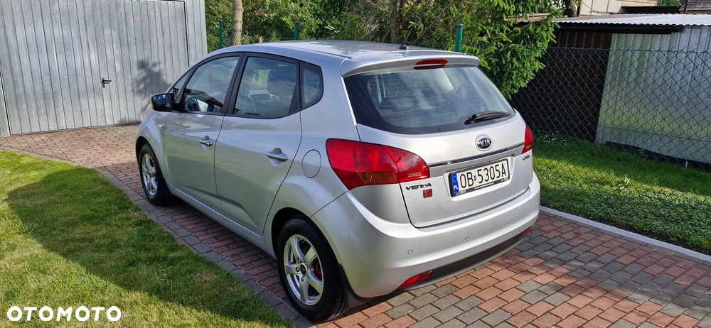 Kia Venga 1.4 CRDi L - 12