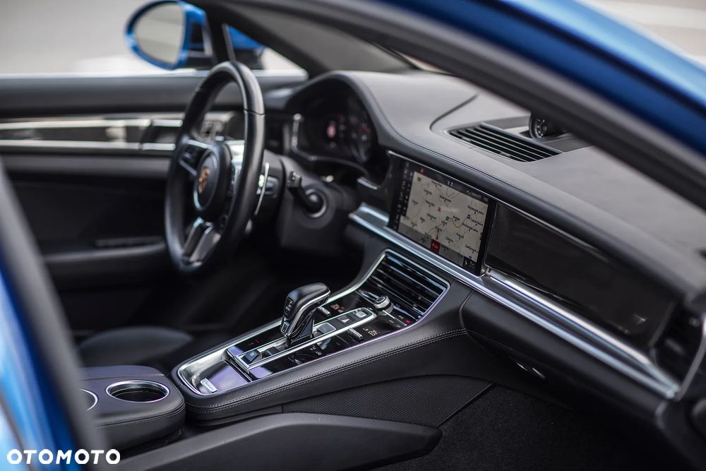 Porsche Panamera 4S - 27