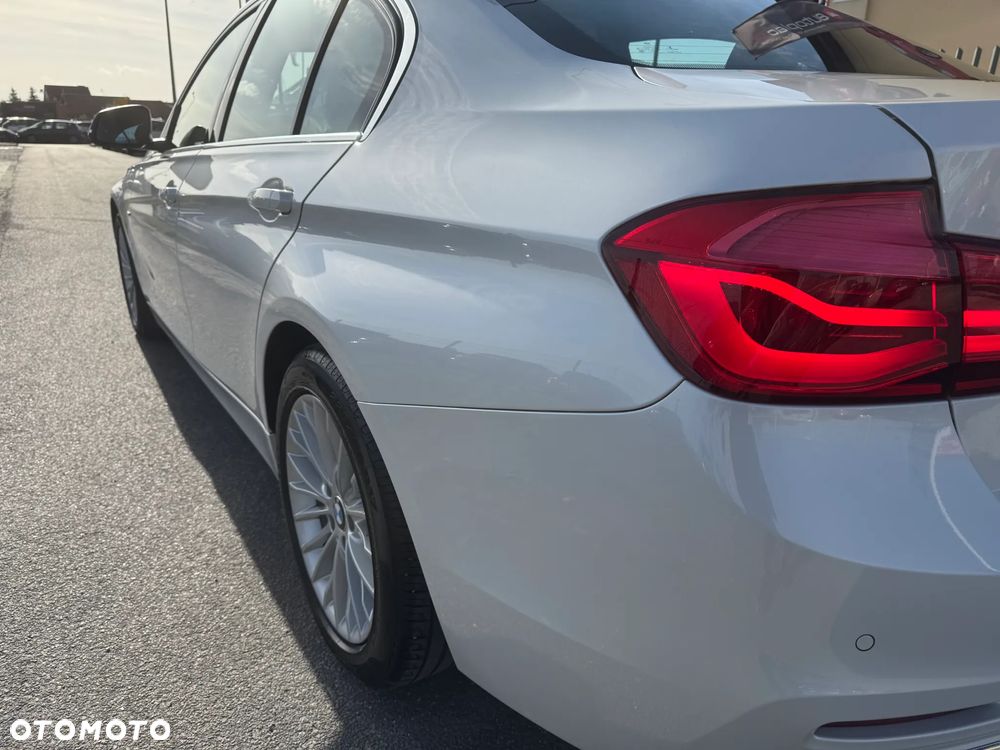 BMW Seria 3 320d Luxury Line - 10