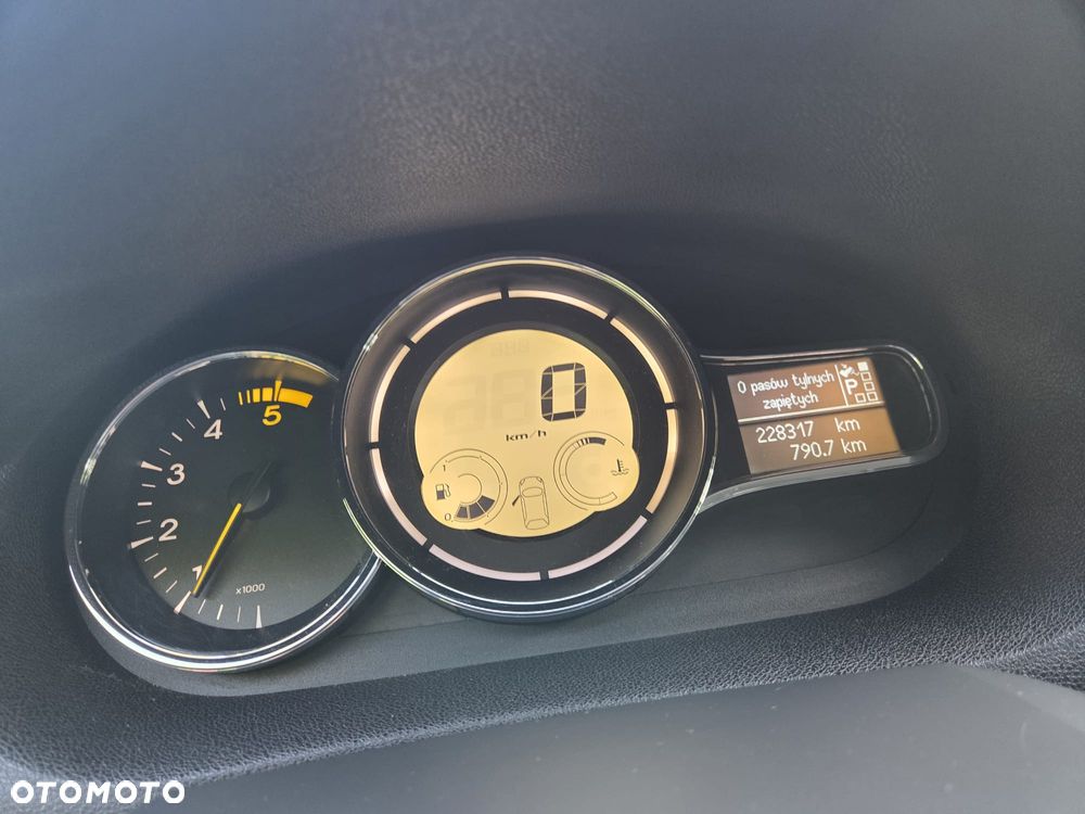 Renault Megane dCi 110 FAP EDC Expression - 9