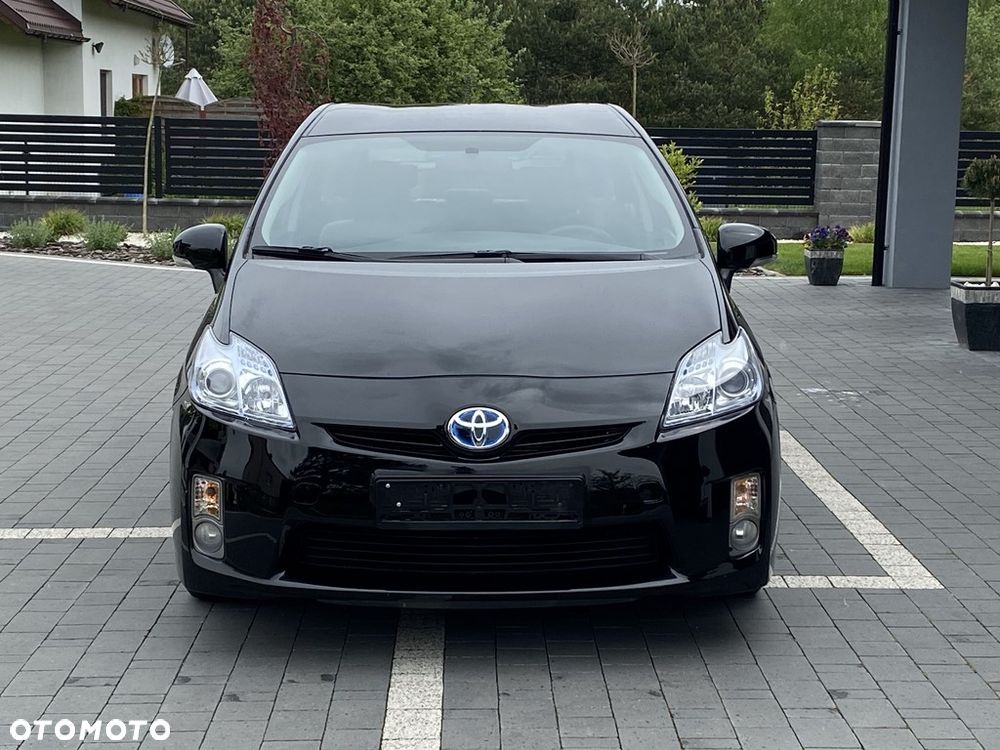 Toyota Prius (Hybrid) - 12