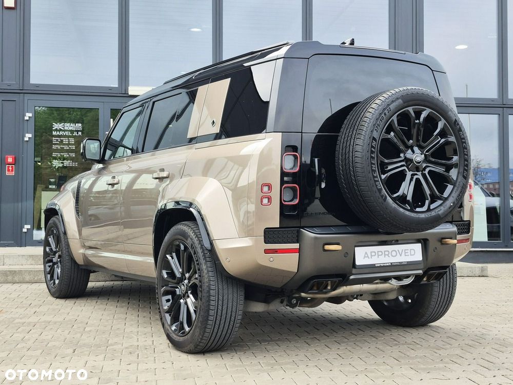 Land Rover Defender 110 P635 OCTA - 10