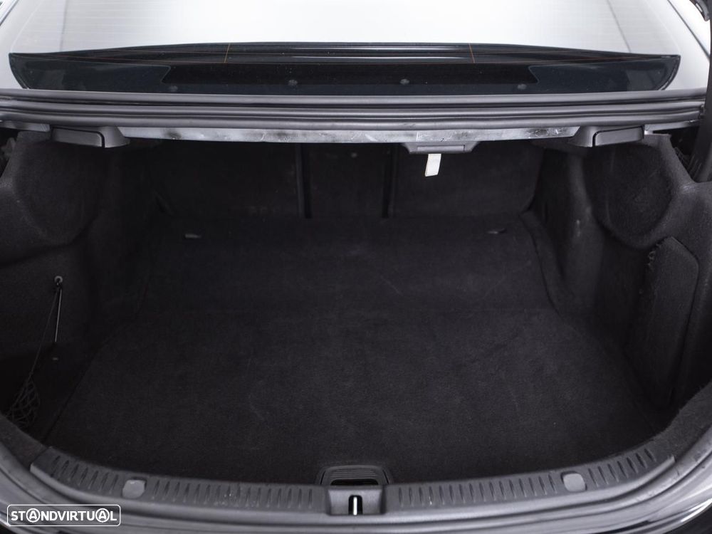Mercedes-Benz E 220 - 12