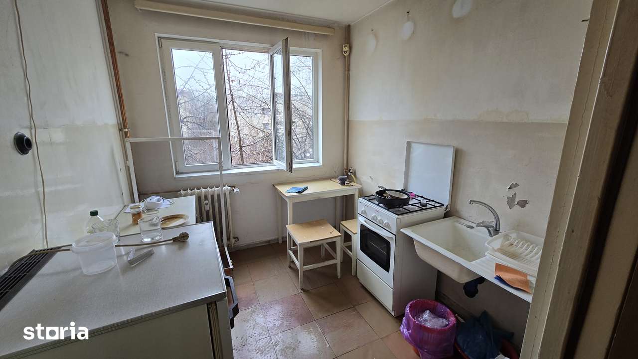 Apartament 3 camere Gorjului Apusului Metrou bloc anvelopat — fotografia 3
