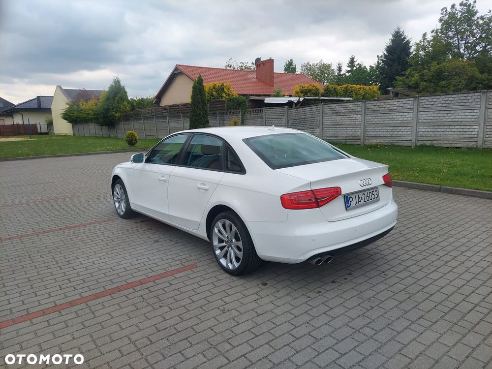 Audi A4 Limousine 2.0 TDI DPF Ambiente - 4