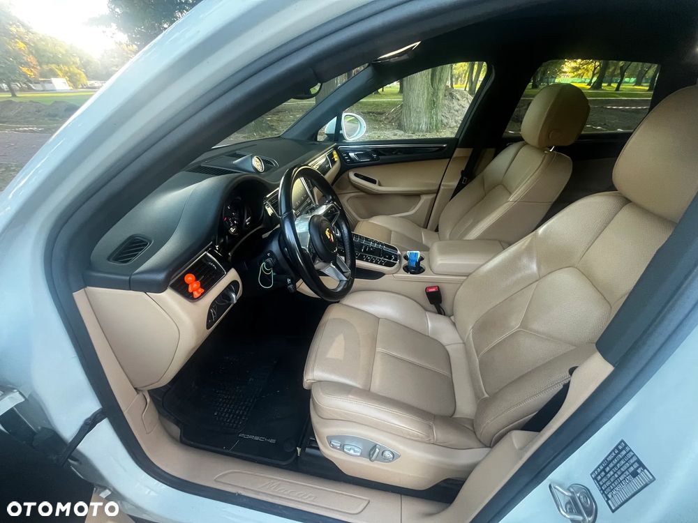Porsche Macan - 14