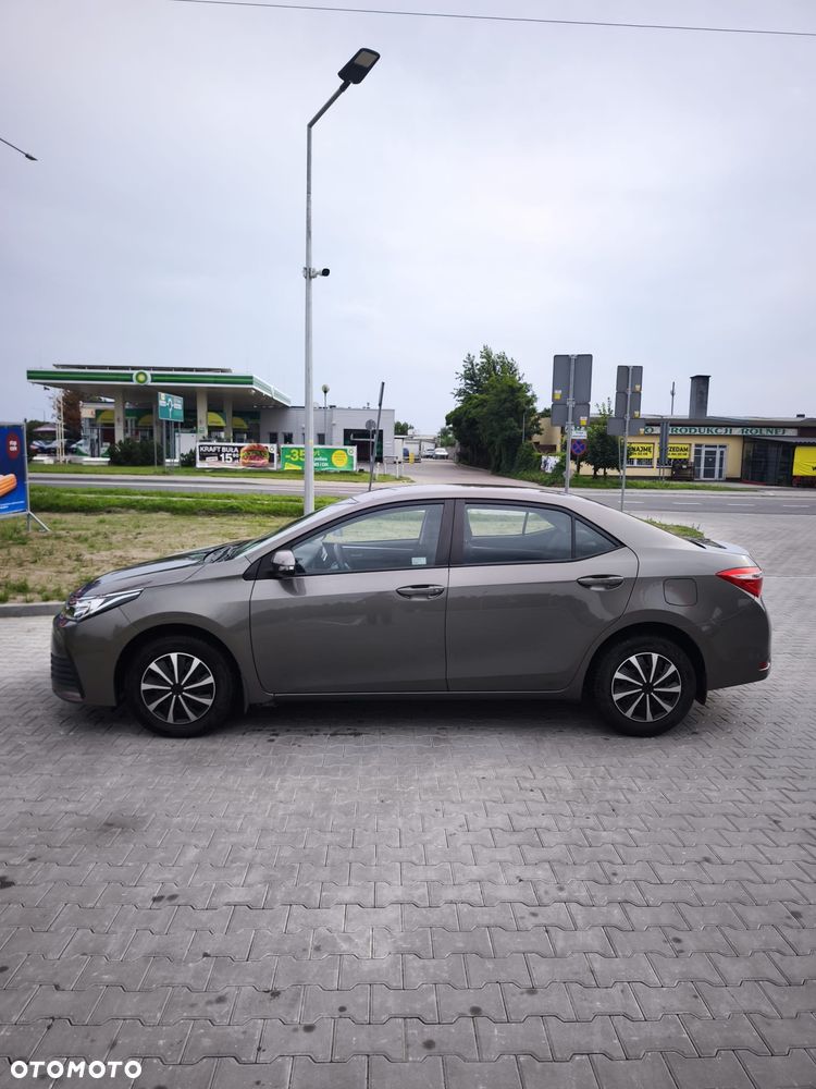 Toyota Corolla 1.6 Active EU6 - 9