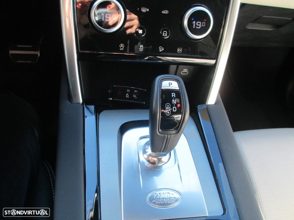 Land Rover Discovery Sport 1.5 I3 P300e AWD R-Dynamic SE - 23