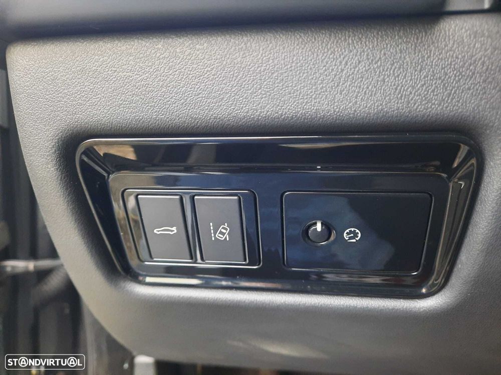 Jaguar XE 2.0 D Portfolio AWD Aut. - 18