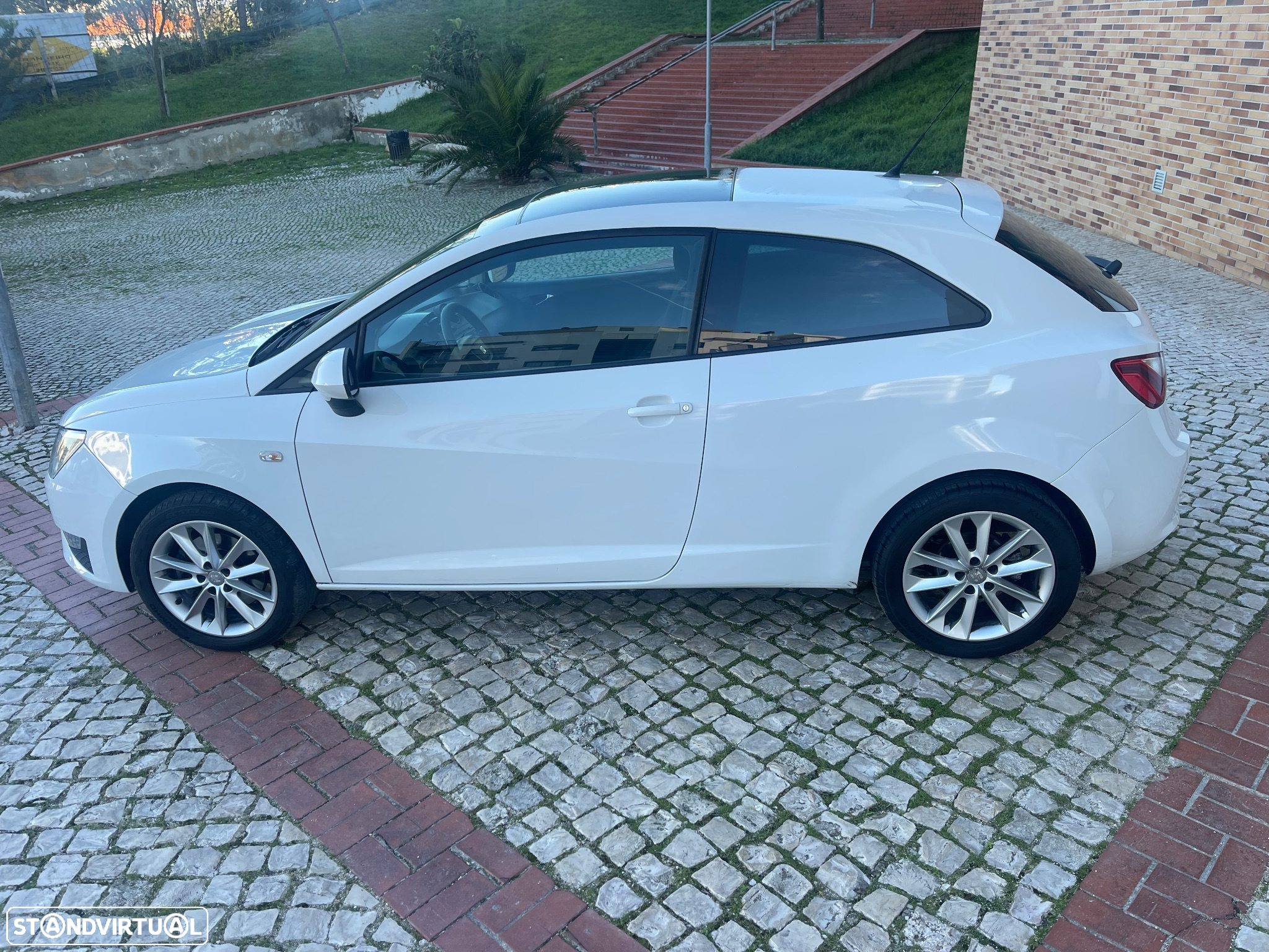 SEAT Ibiza SC 1.6 TDi FR - 4