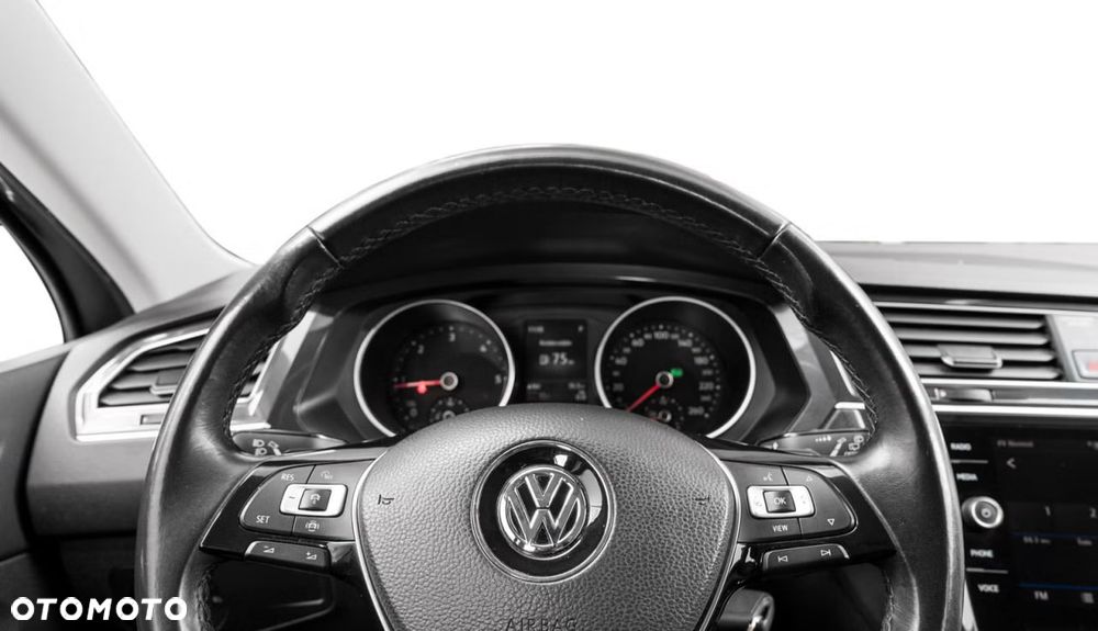 Volkswagen Tiguan 2.0 TDI SCR 4MotION DSG R-Line - 25