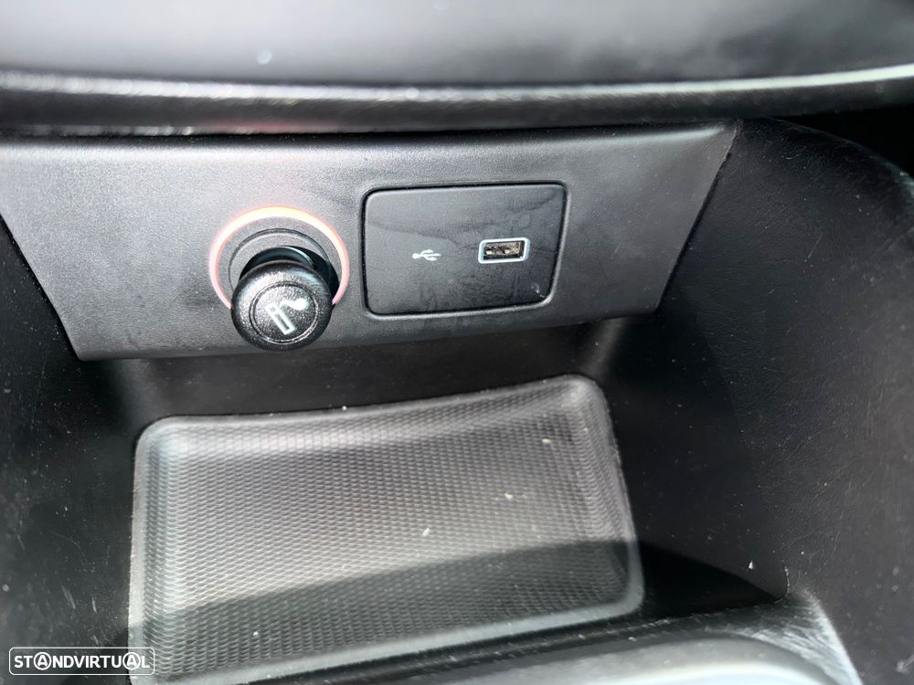 Fiat Tipo Station Wagon 1.3 M-Jet Lounge Tech - 33