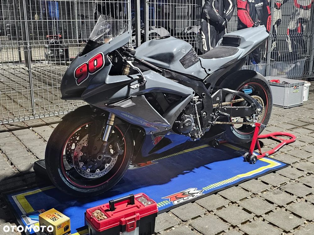 Suzuki GSX-R - 2