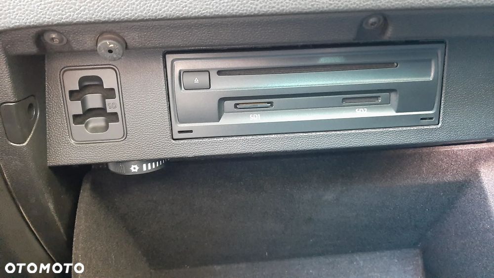 Volkswagen Passat 1.6 TDI SCR DSG Business - 22
