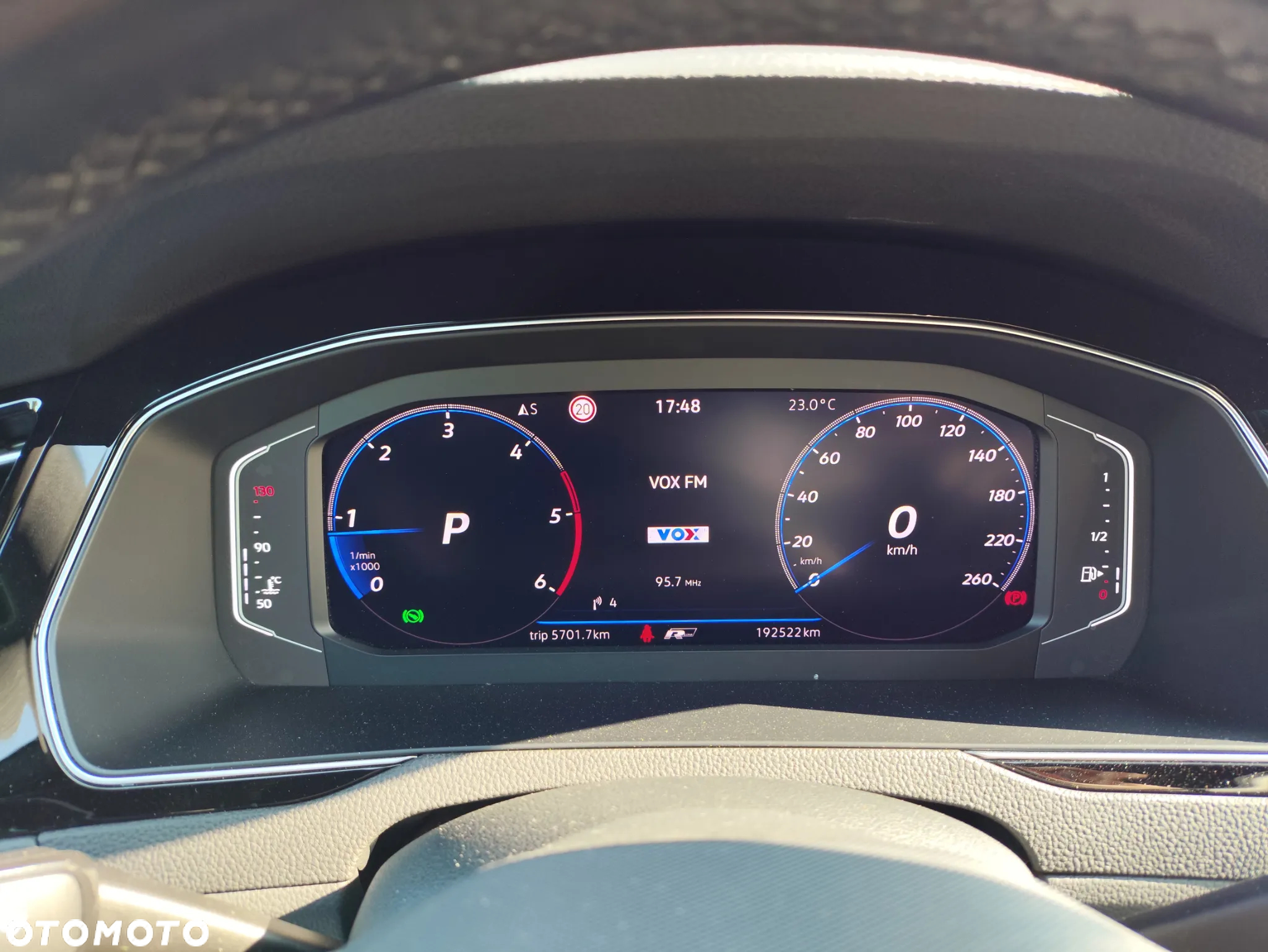 Volkswagen Passat - 8