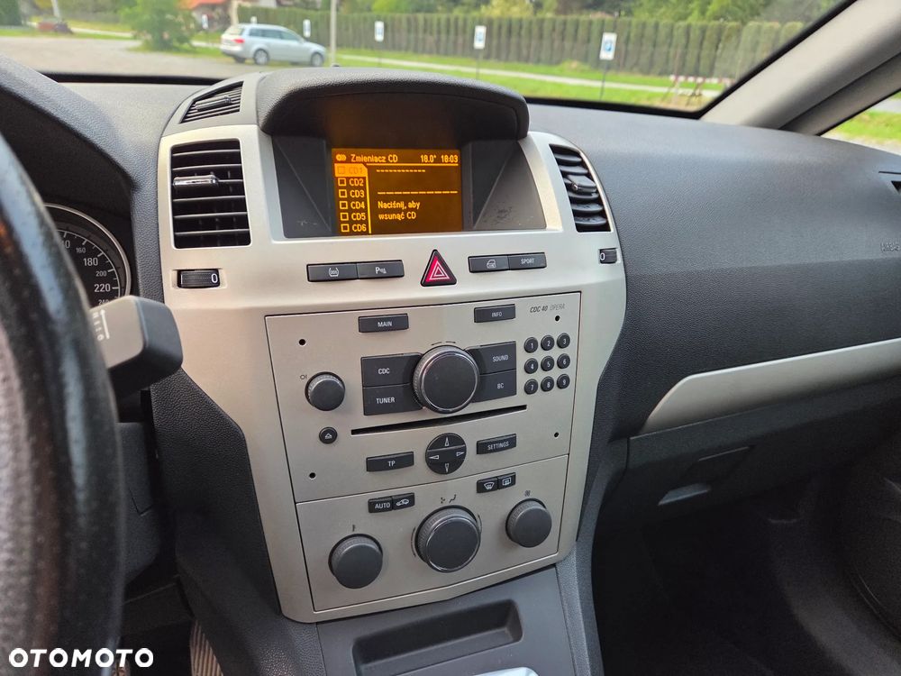 Opel Zafira 1.8 Cosmo Easytronic - 18